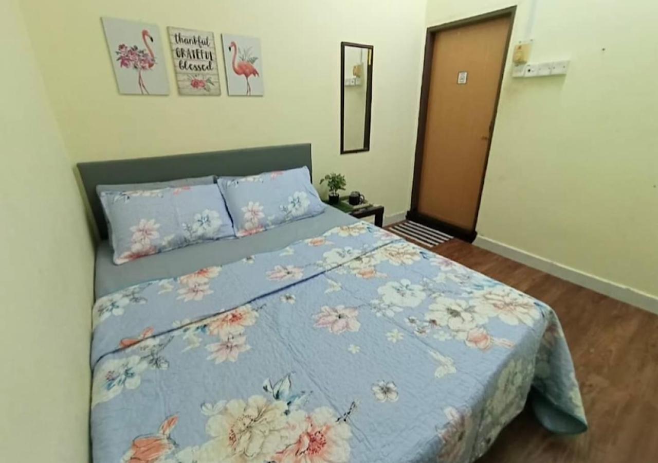 Roomstay Kuala Nerus Gated Parking Kuala Terengganu Bagian luar foto