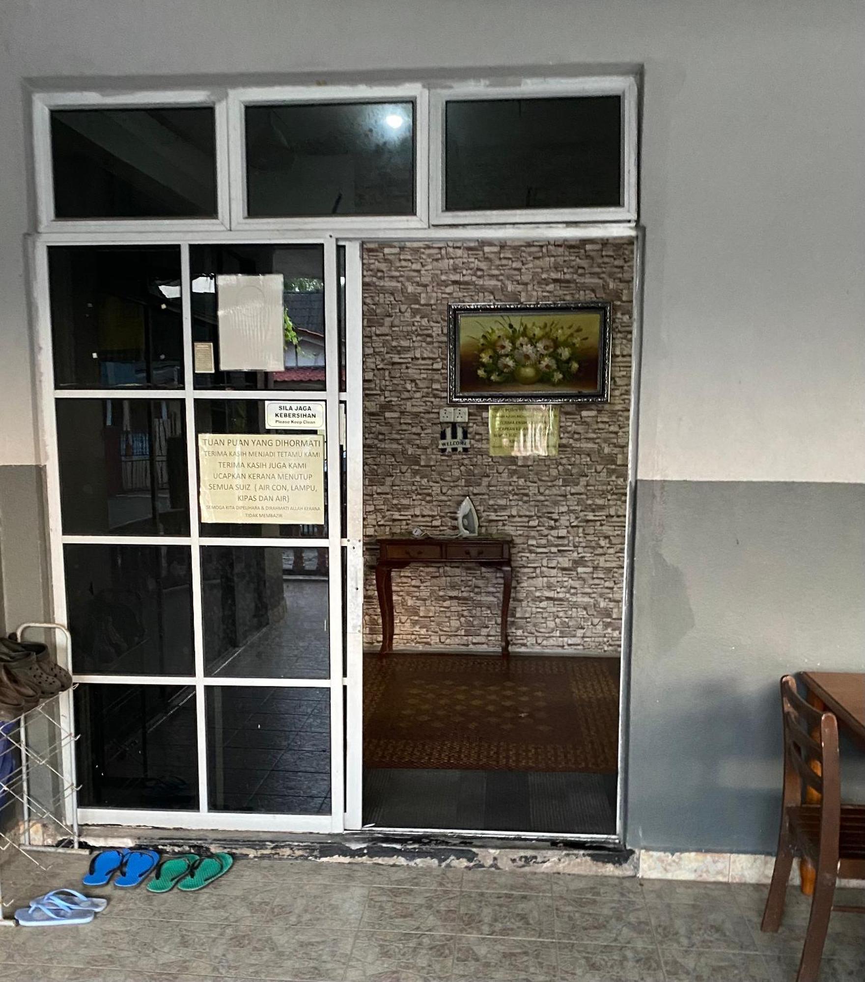 Roomstay Kuala Nerus Gated Parking Kuala Terengganu Bagian luar foto