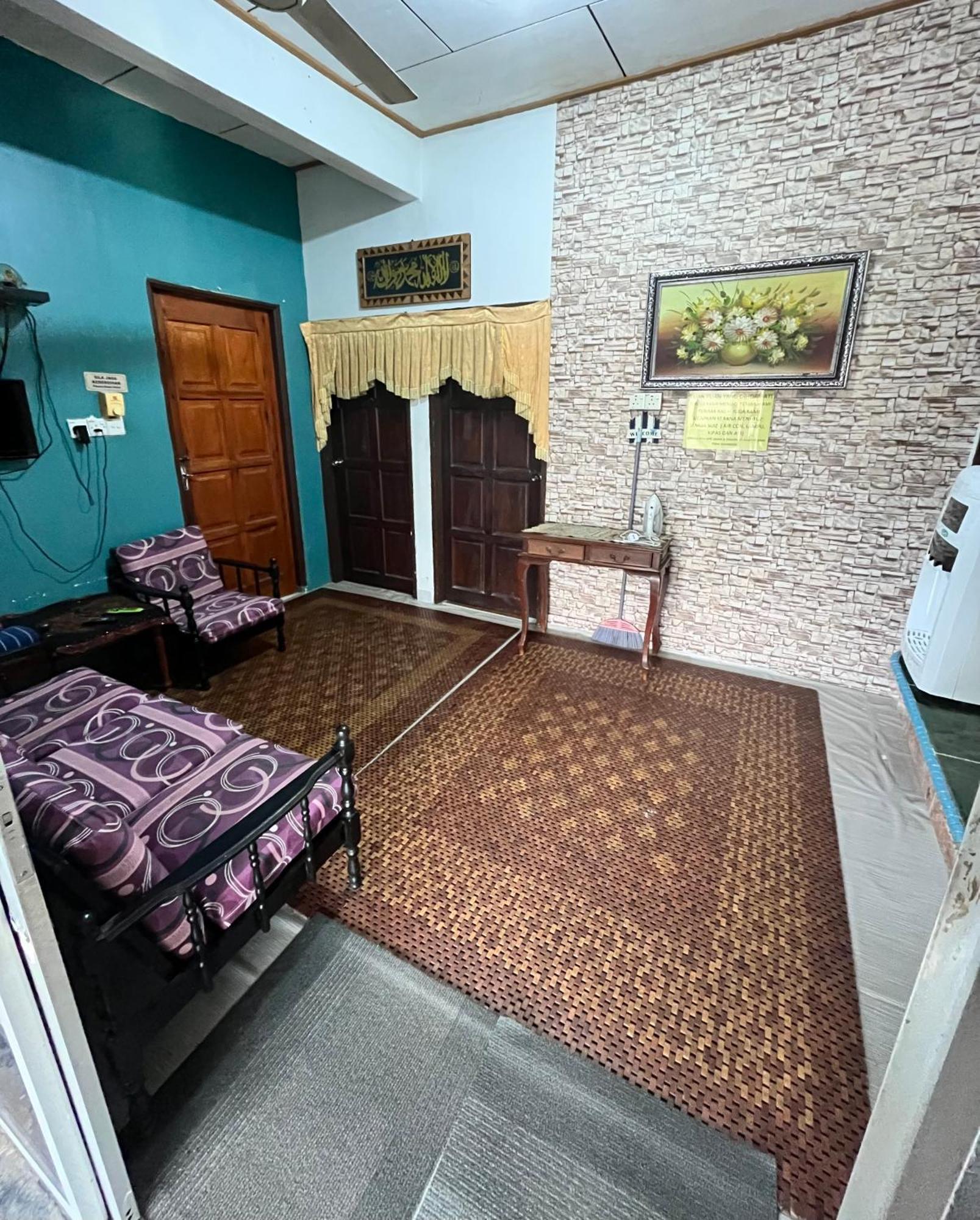 Roomstay Kuala Nerus Gated Parking Kuala Terengganu Bagian luar foto